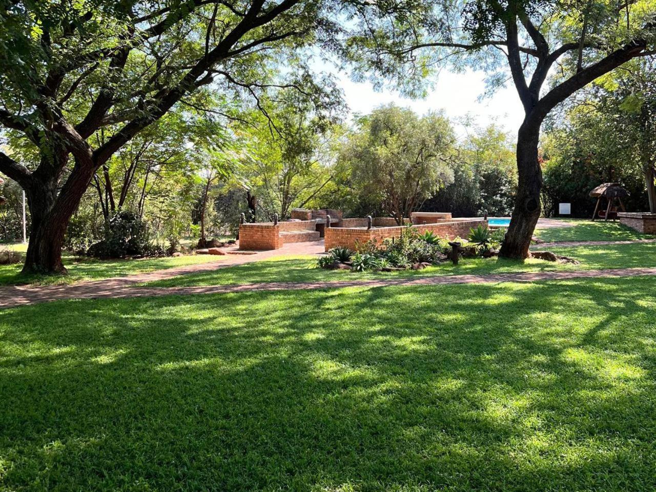 Featherwood Farm & Nyala Lodge Rayton Exterior foto